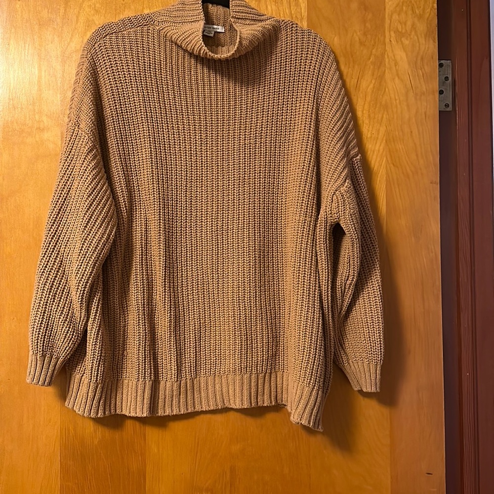 American eagle L/XL chunky knit tan sweater